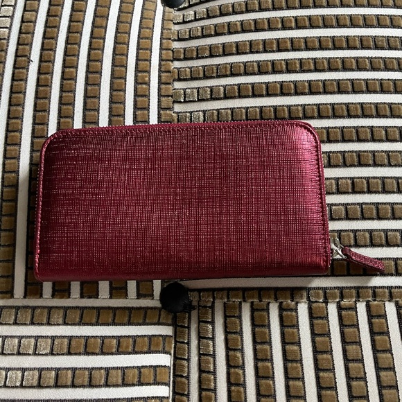 Gianfranco Ferre Metallic Red Leather Wallet - Picture 3 of 9